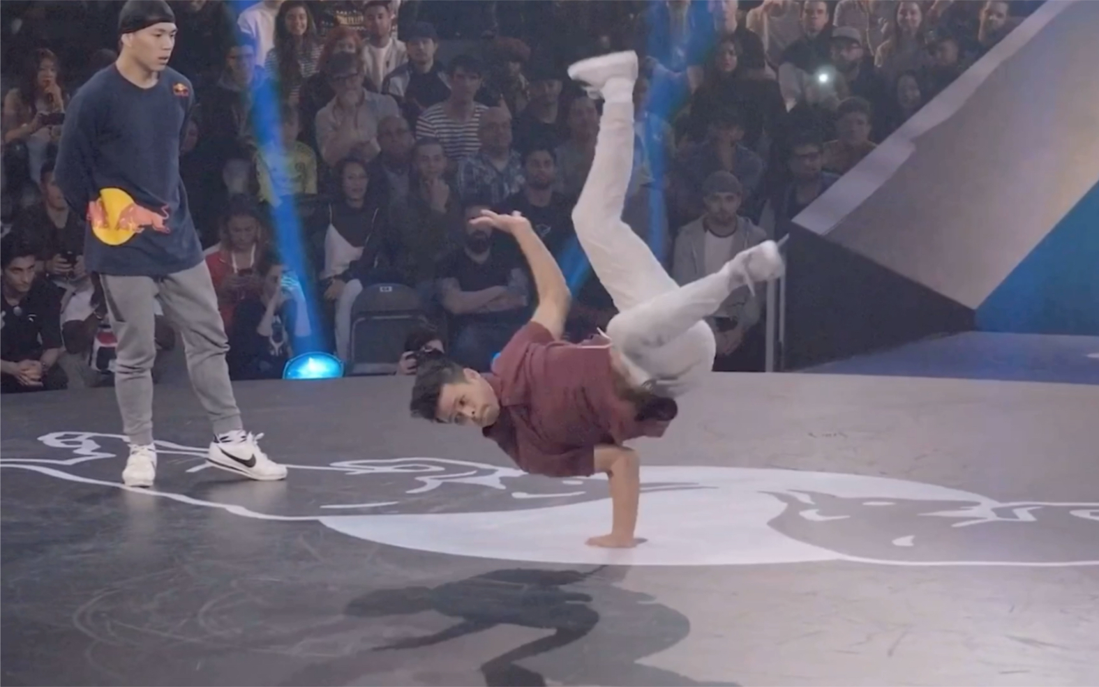 开云电子游戏 - Ning回归赛场，比分优势明显首场状态亮眼，巴塞罗那观众沸腾！